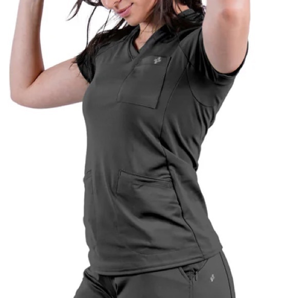 Fit Scrubs Pocket Plus Top - Picture 2 of 5